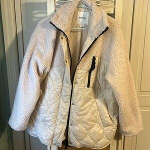 Cream colored half Sherpa jacket.